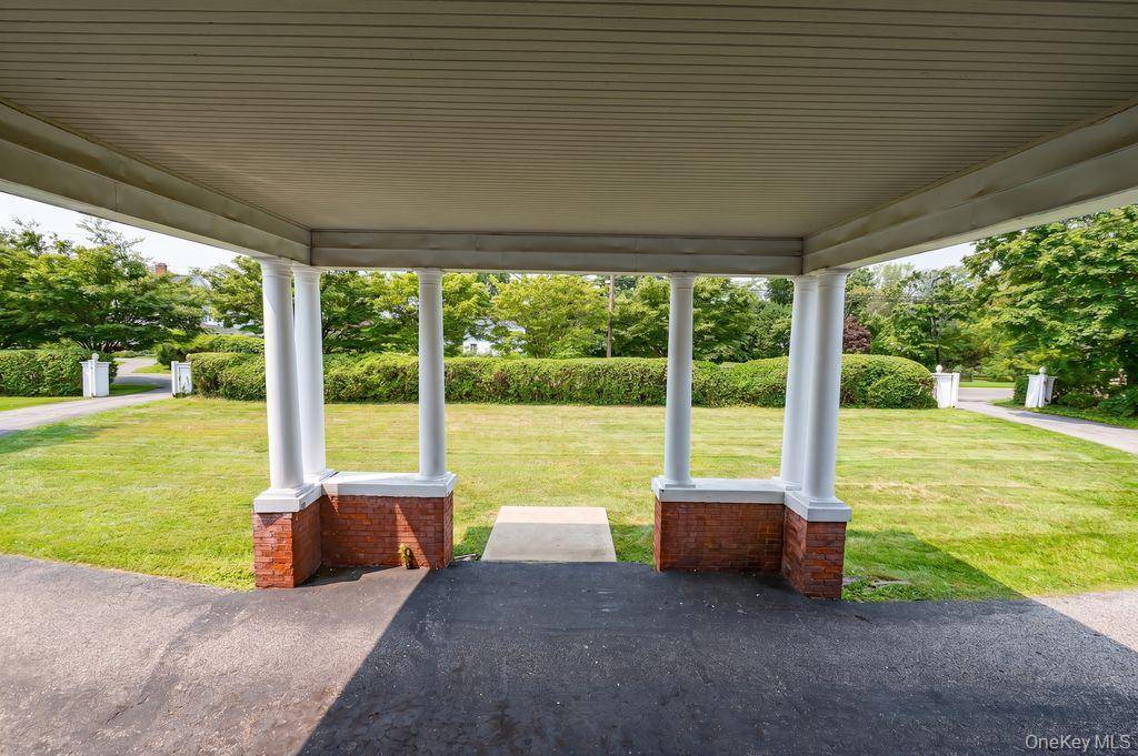 45 S Penataquit AVE, Bay Shore, NY 11706