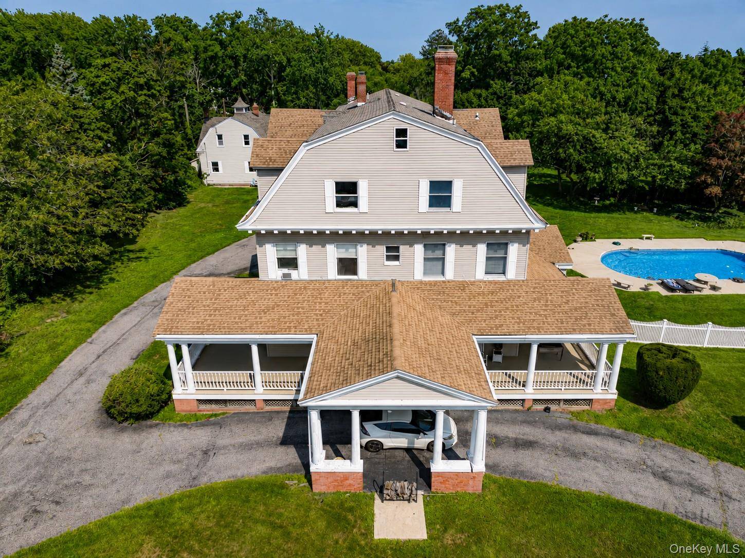 45 S Penataquit AVE, Bay Shore, NY 11706