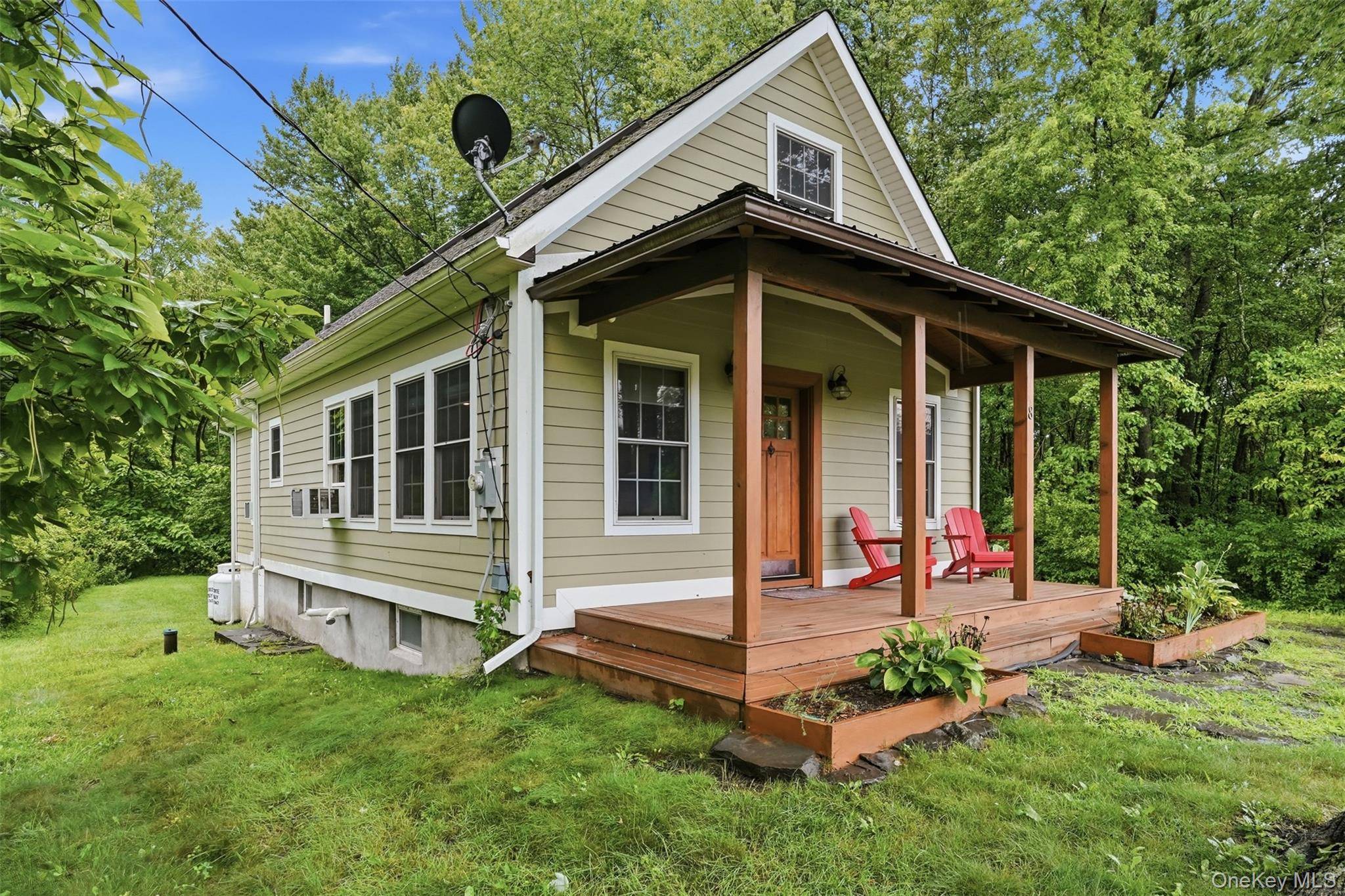 8 S Ohioville RD, New Paltz, NY 12561