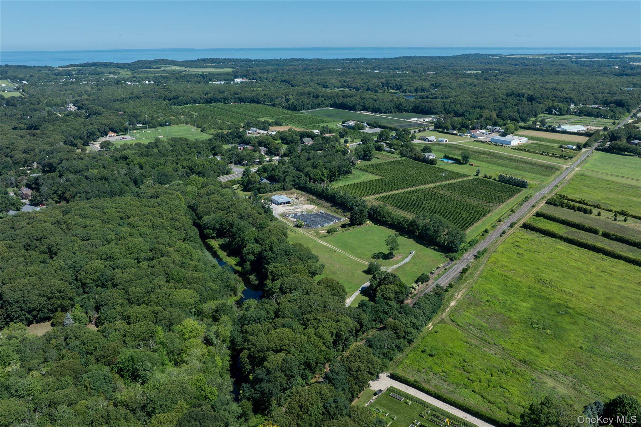 2450 Main RD, Laurel, NY 11948