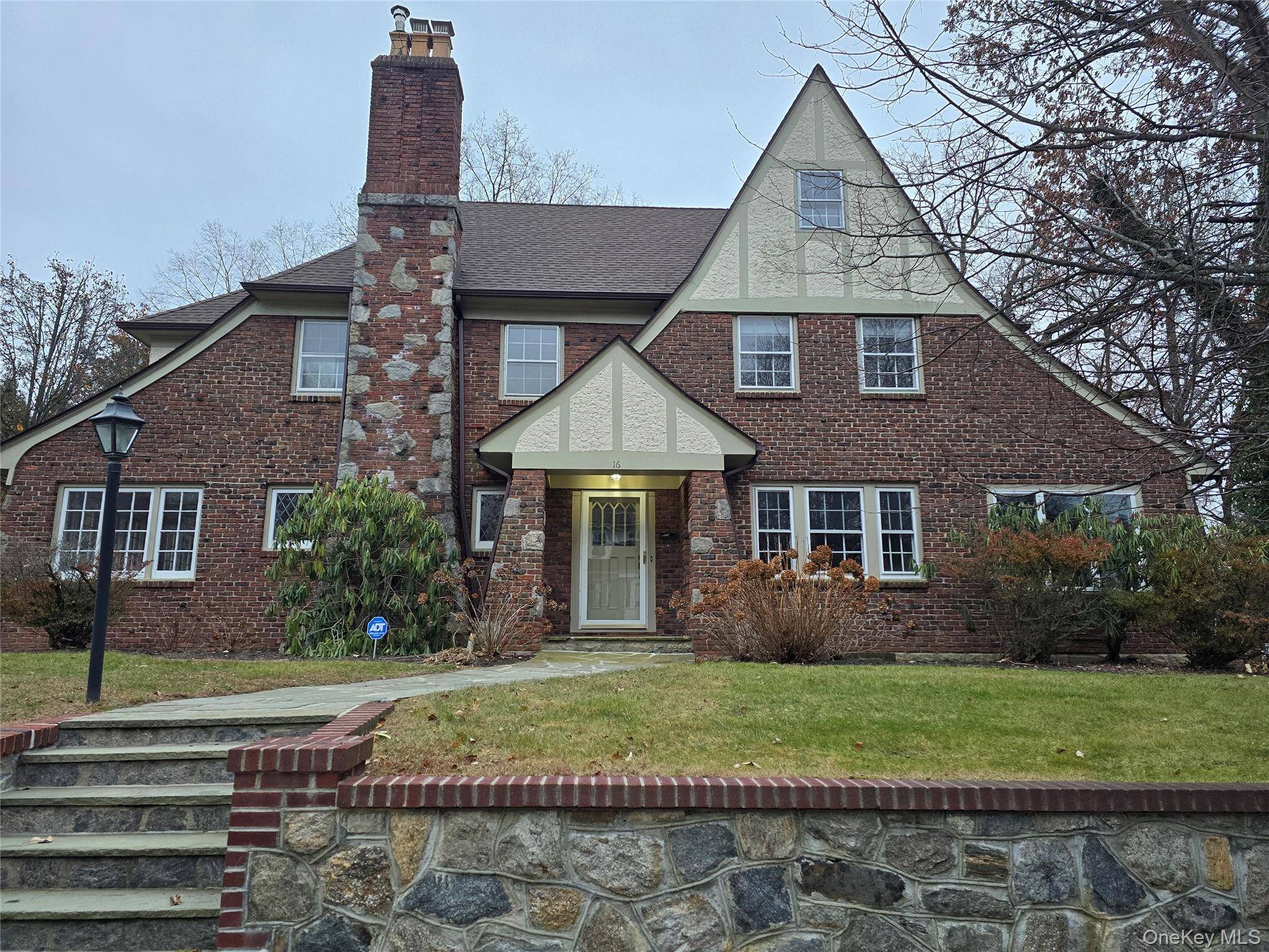 16 Bon Air AVE, New Rochelle, NY 10804