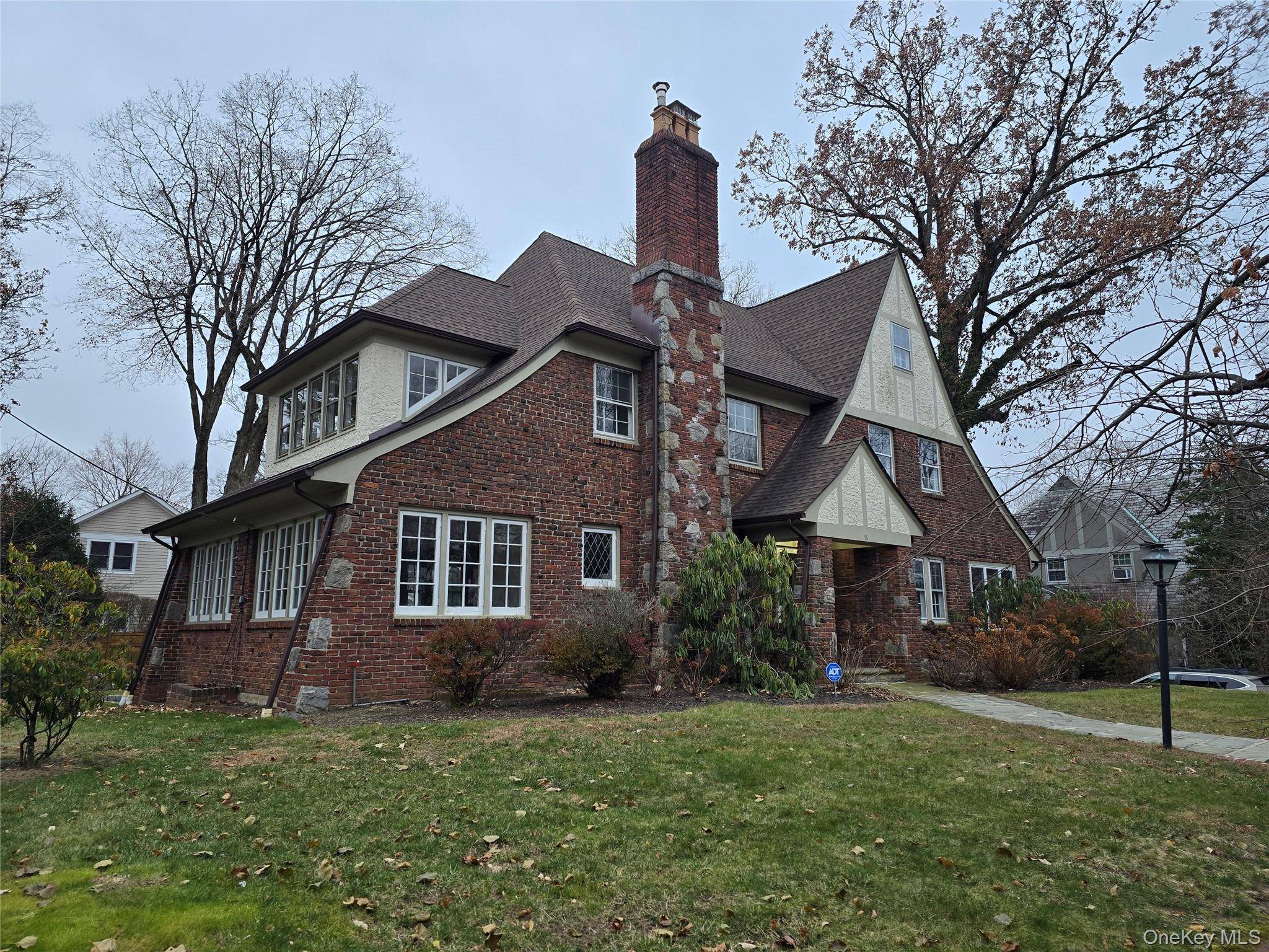 16 Bon Air AVE, New Rochelle, NY 10804