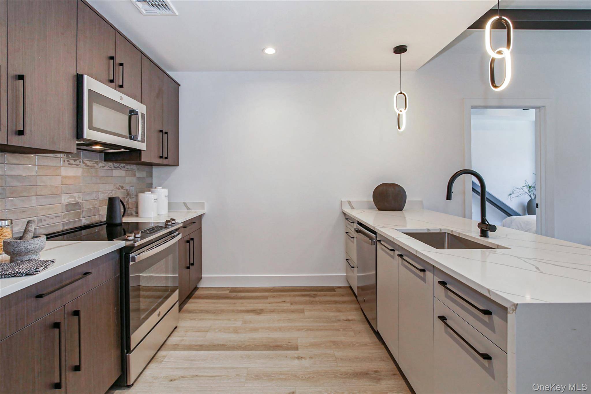 70 Memorial PLZ #211, Pleasantville, NY 10570