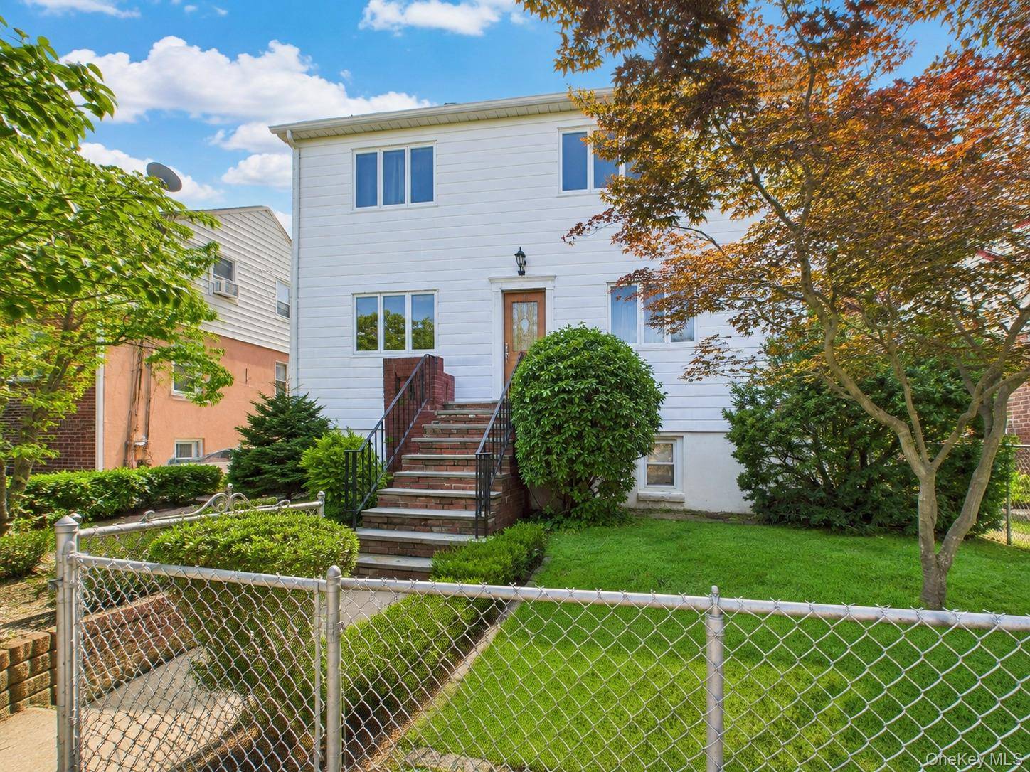 33 Juniper RD, Port Washington, NY 11050