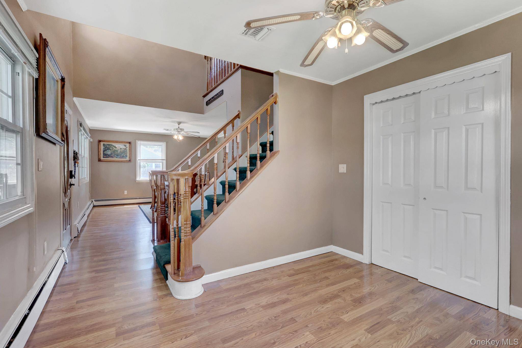 18 Aster AVE, Holtsville, NY 11742