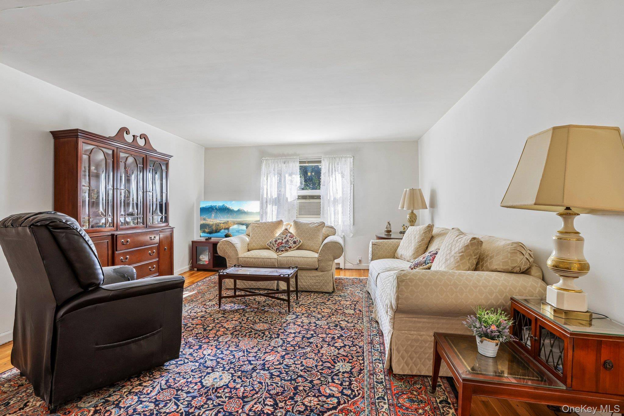 8 Dehaven DR #1D, Yonkers, NY 10703