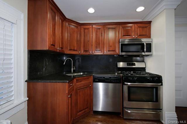 1001 Montauk HWY #09, West Islip, NY 11795