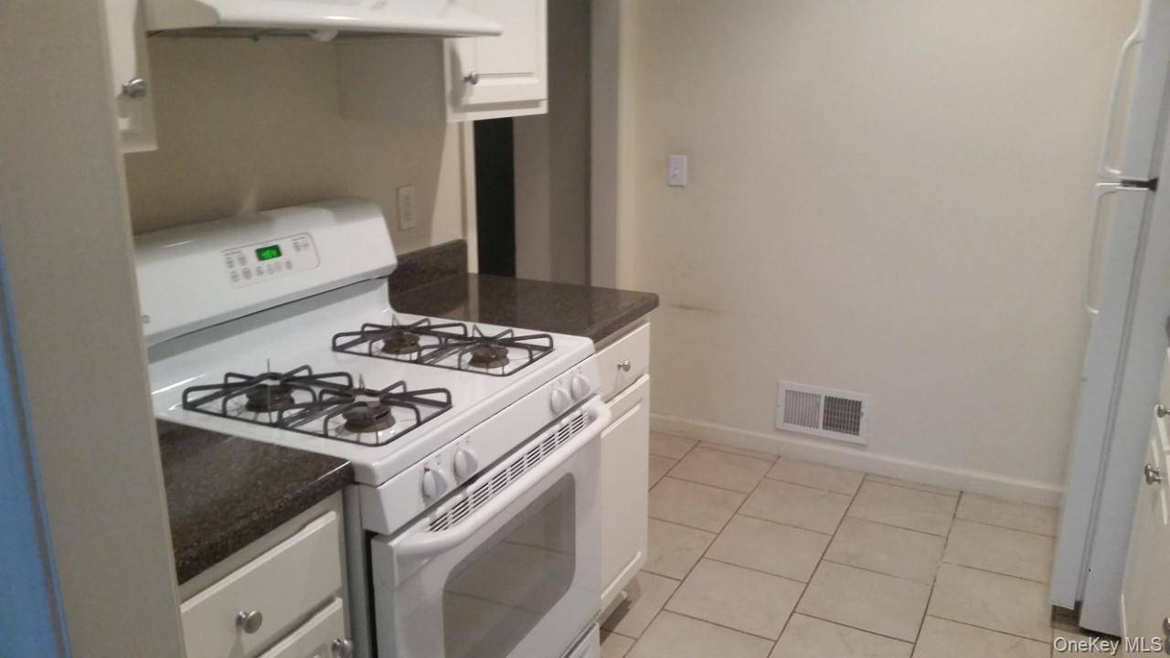 25 Henry W Dubios DR #37, New Paltz, NY 12561