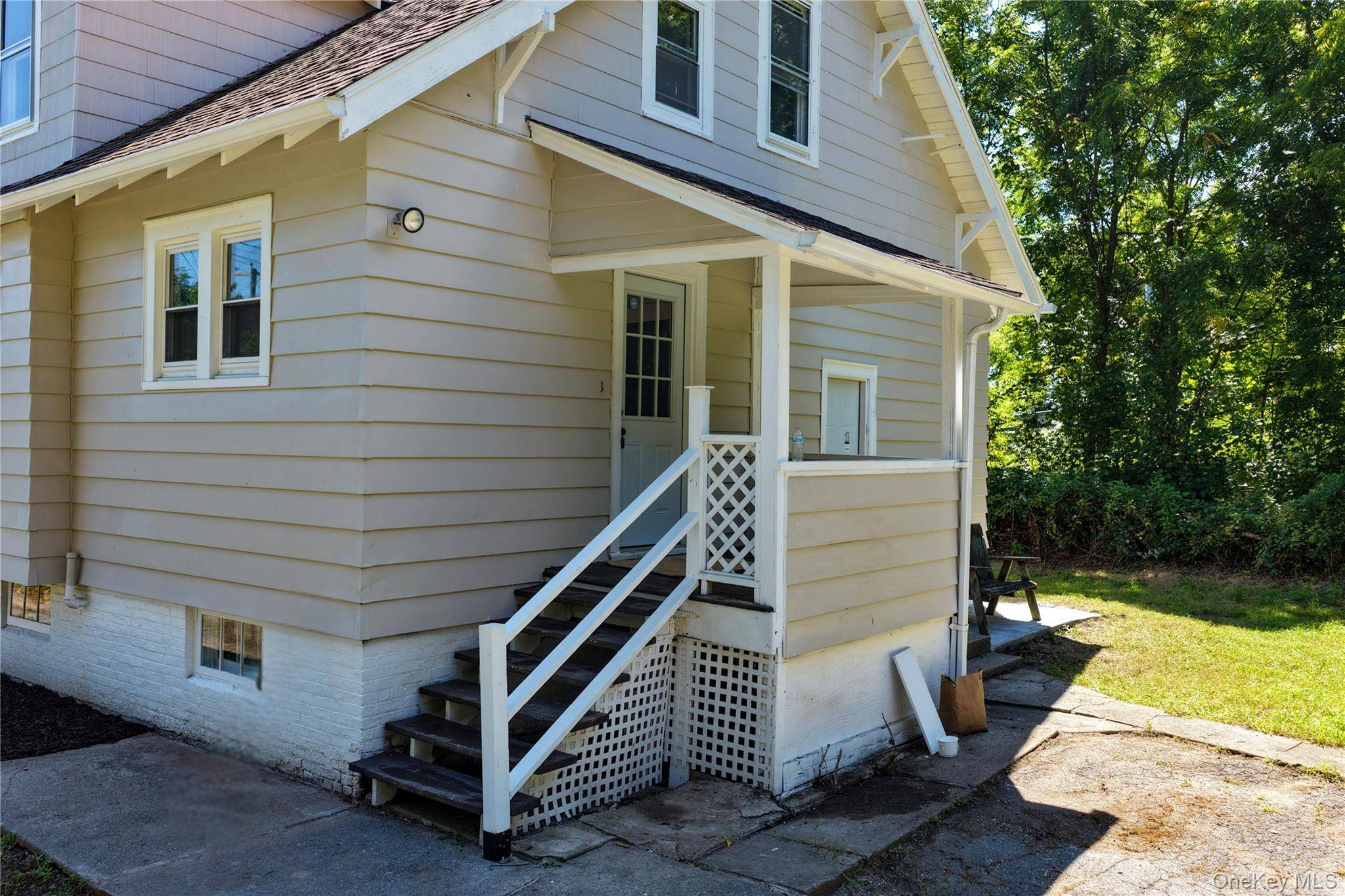 156 W Bridge ST, Catskill, NY 12414