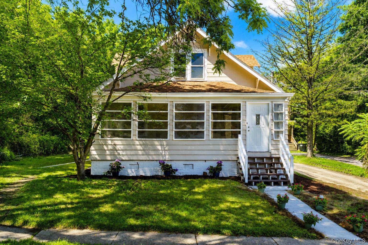 156 W Bridge ST, Catskill, NY 12414