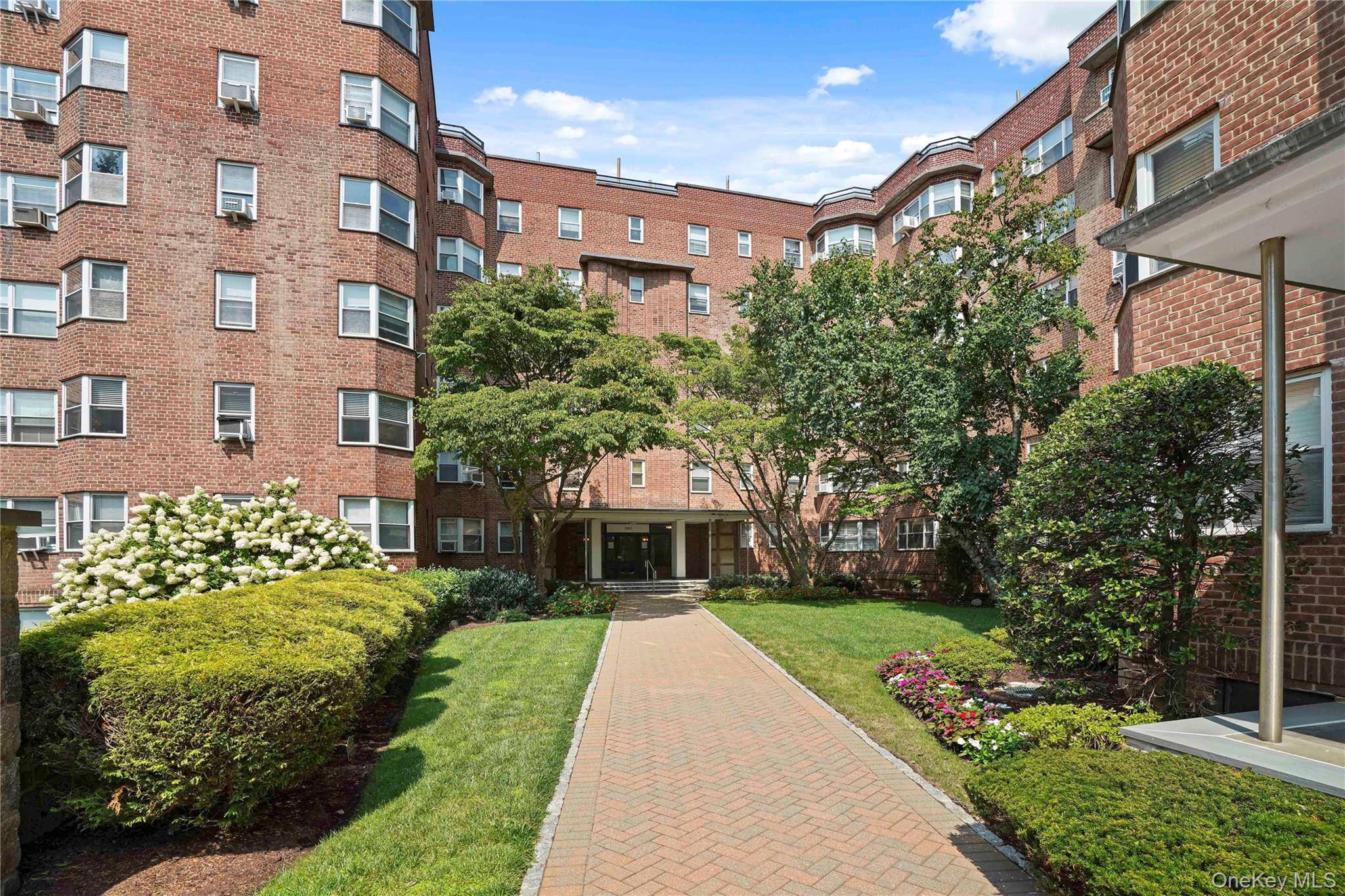 235 Garth RD #E1G, Scarsdale, NY 10583