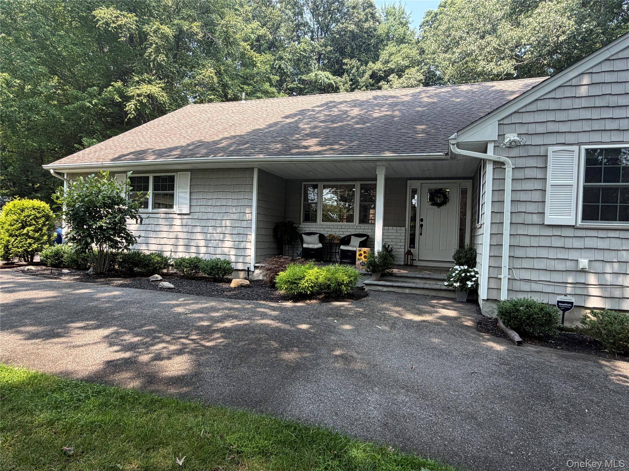 457 Wolf Hill, Dix Hills, NY 11746