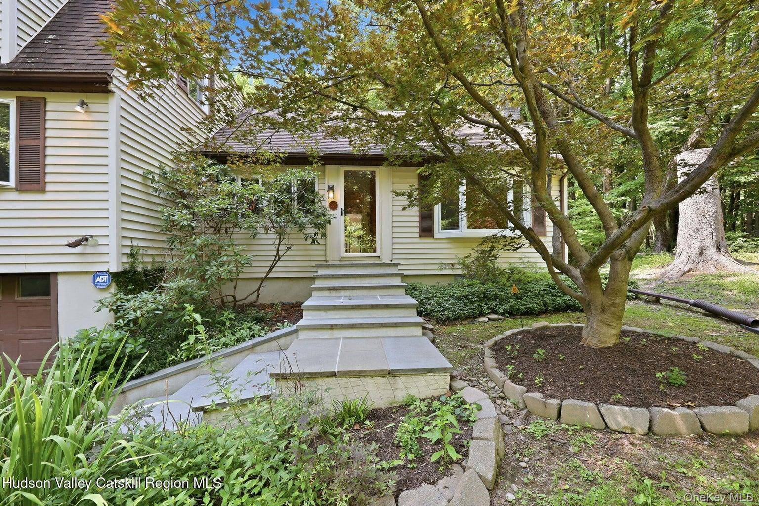 307 Old Kingston RD, New Paltz, NY 12561