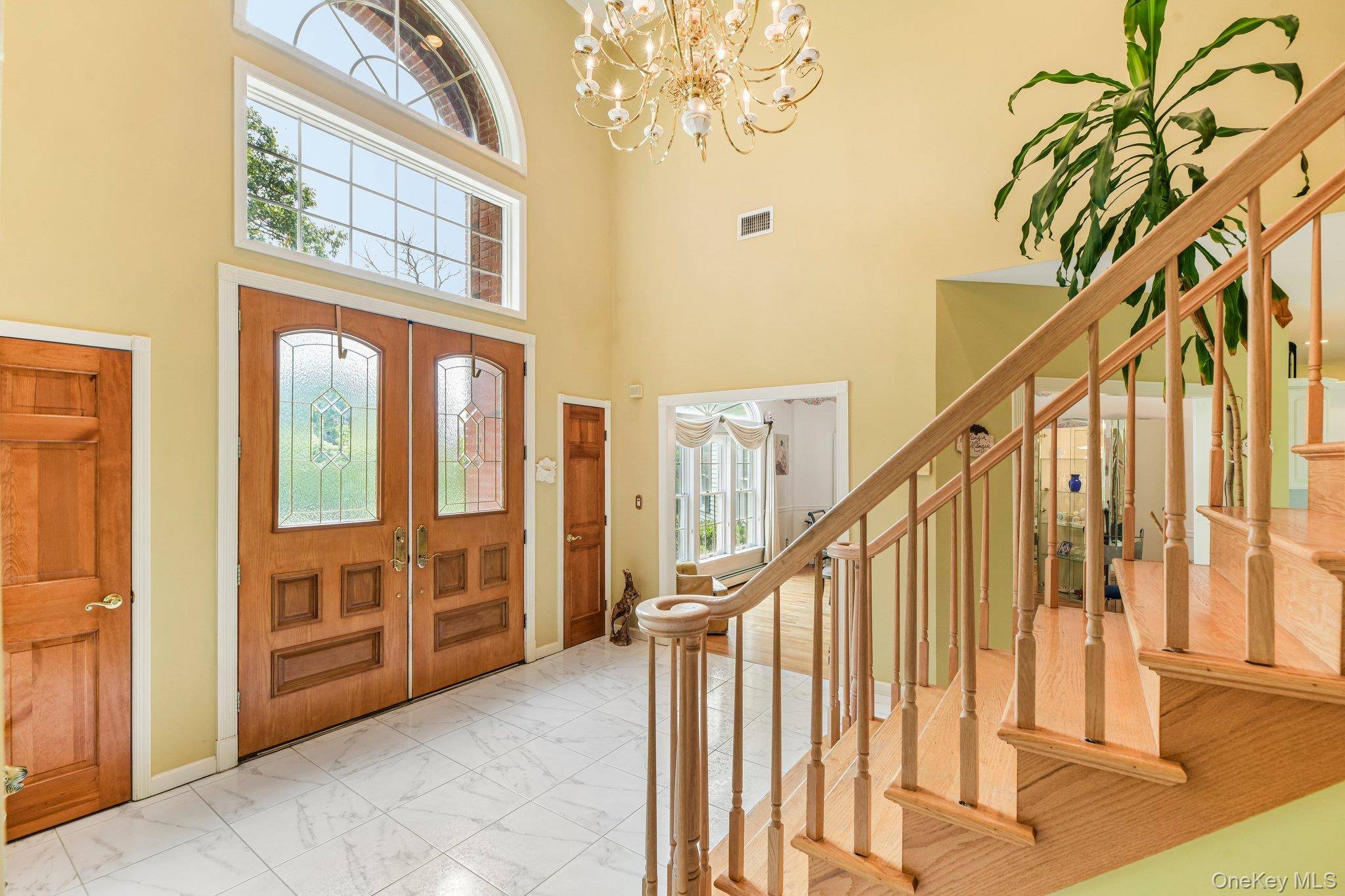 2 Penny LN, Nissequogue, NY 11780