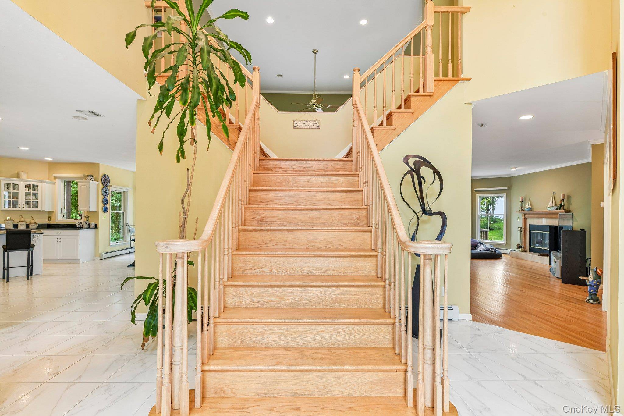 2 Penny LN, Nissequogue, NY 11780