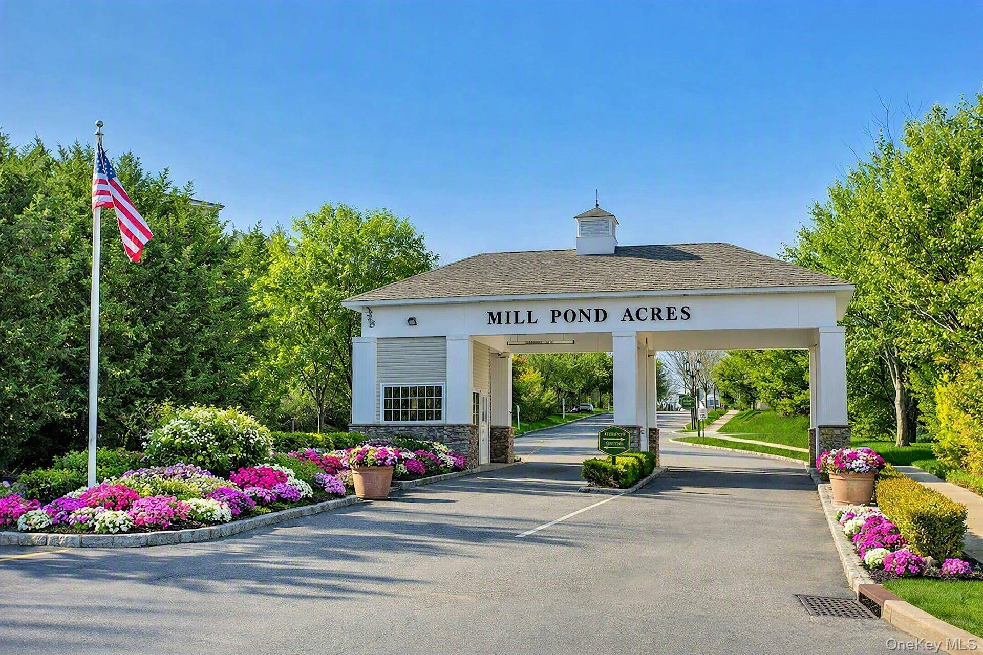 74 Miro PL, Port Washington, NY 11050