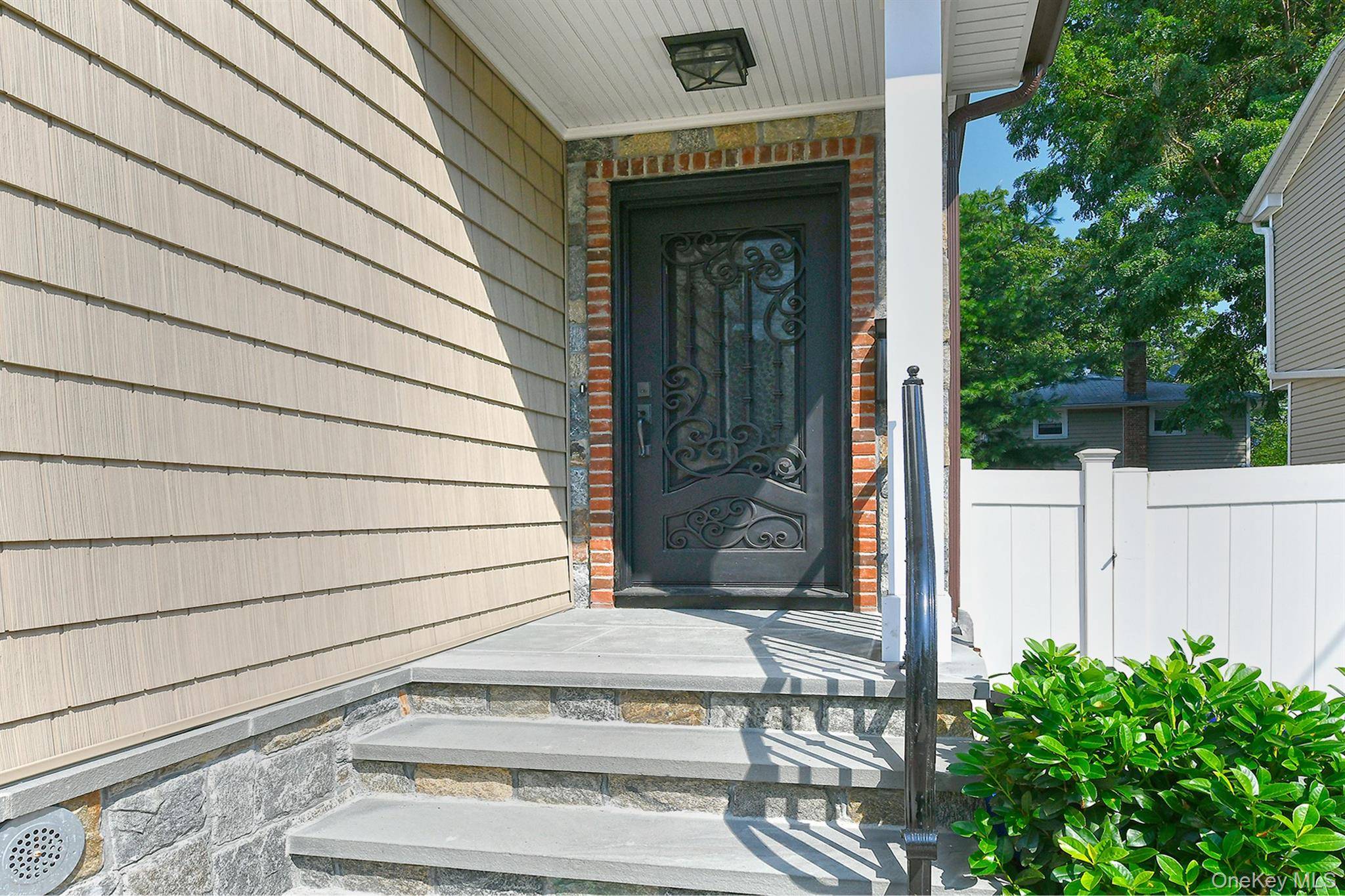 39 Nesaquake AVE #A, Port Washington, NY 11050