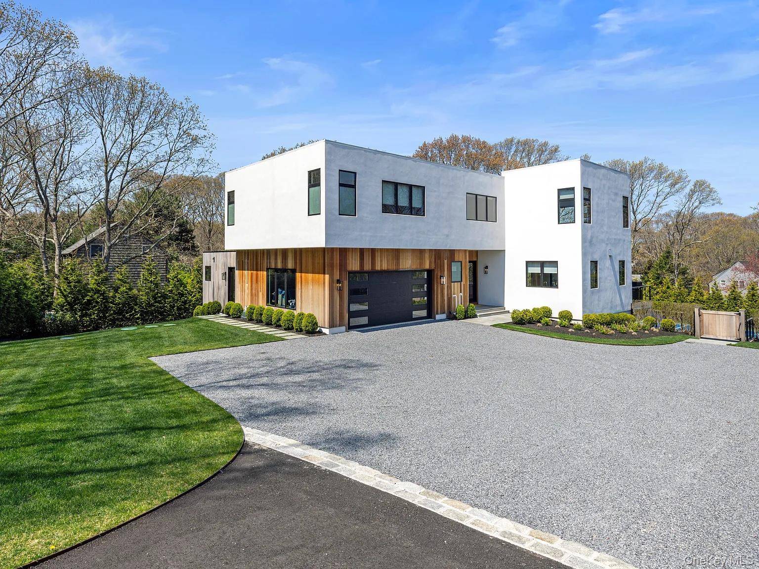 130 Highview DR, Sag Harbor, NY 11963