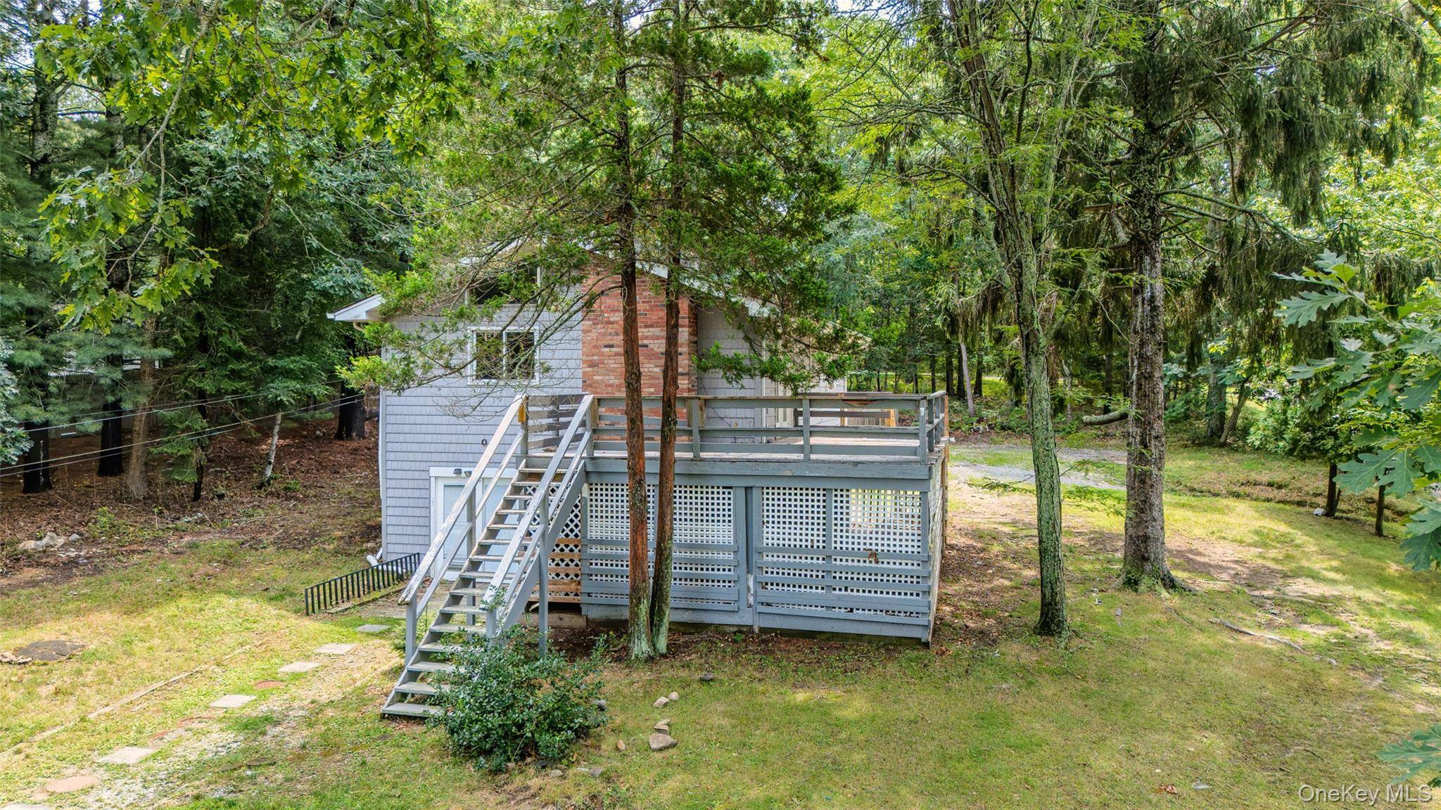 142 Fish Cove RD, Southampton, NY 11968