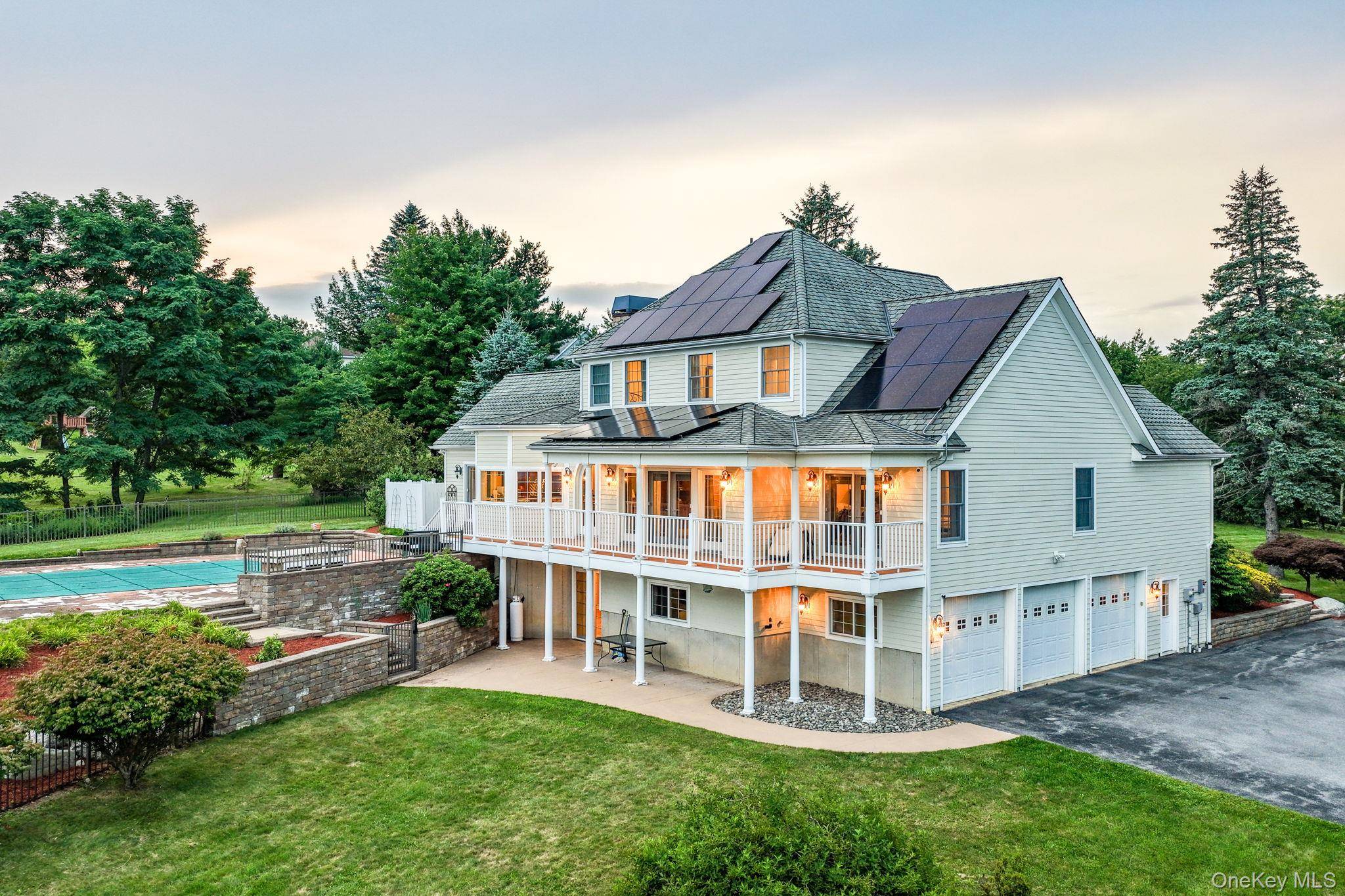 345 Mountain RD, Bloomingburg, NY 12721