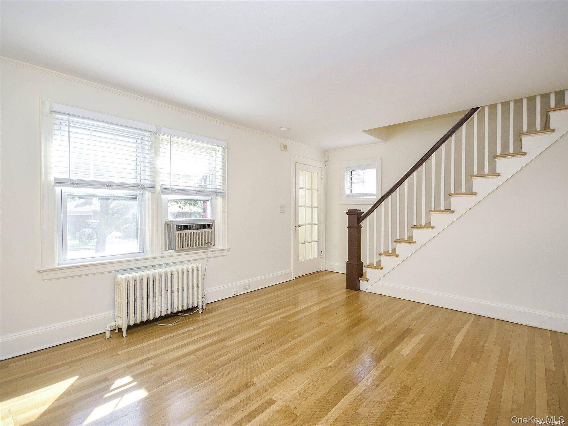 74 Irma AVE, Port Washington, NY 11050