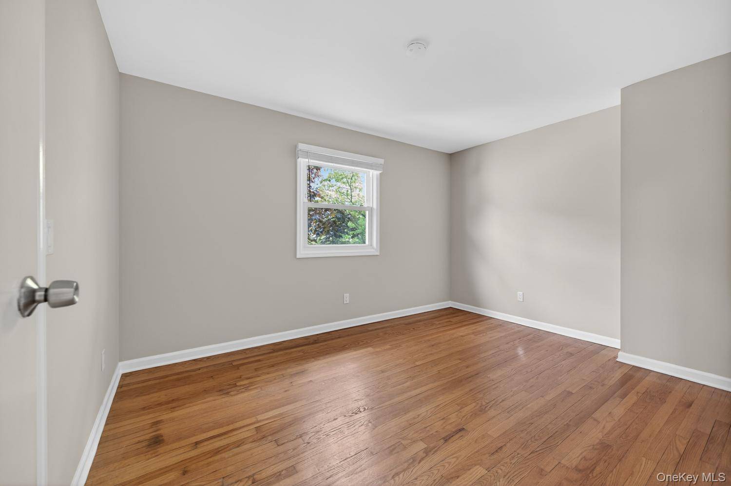 68A Graywood RD, Port Washington, NY 11050