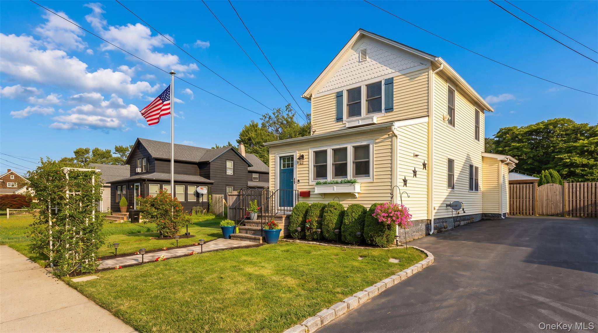 27 Wood AVE, Patchogue, NY 11772