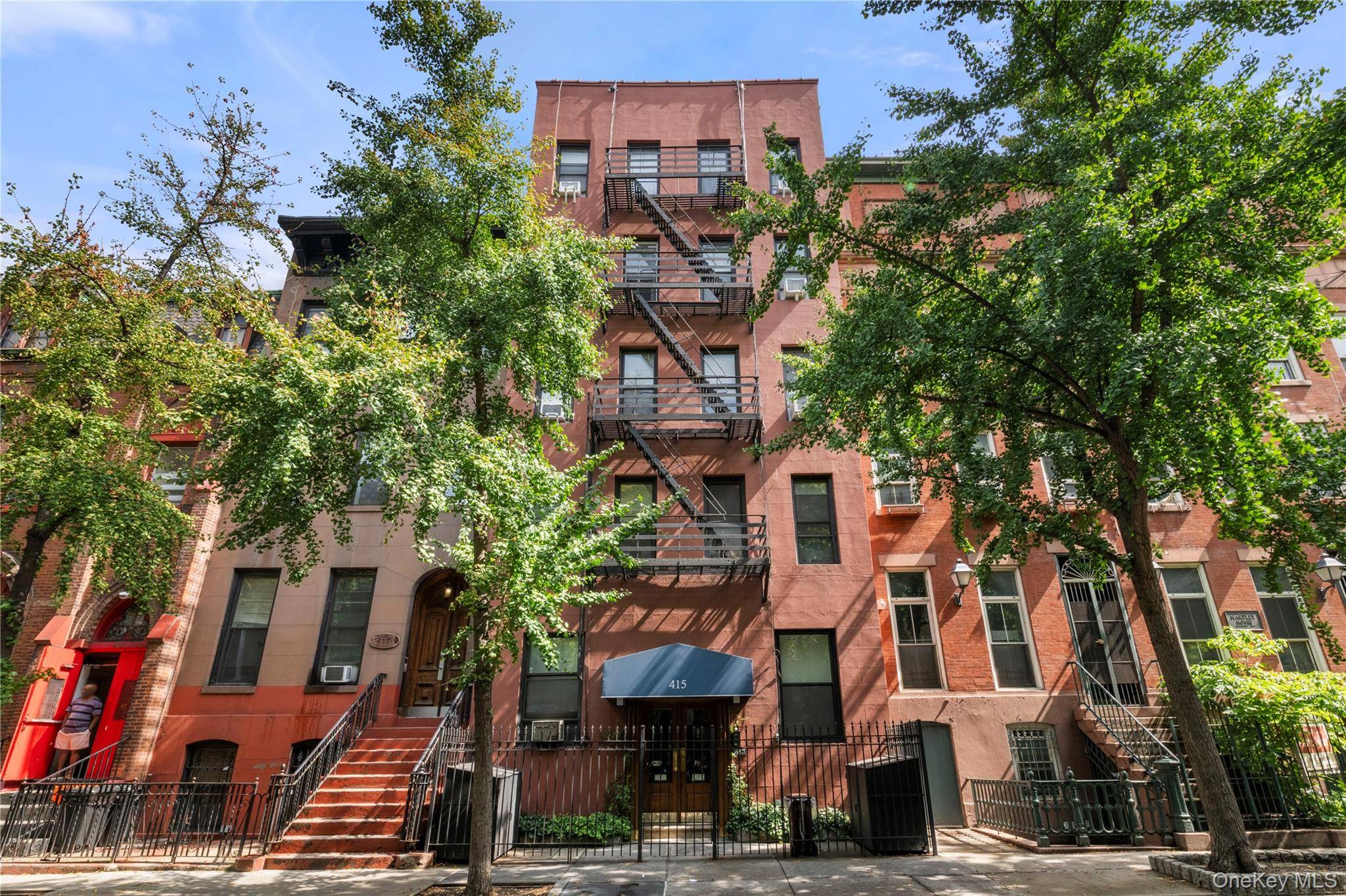415 W 46 ST #2D, New York (manhattan), NY 10036