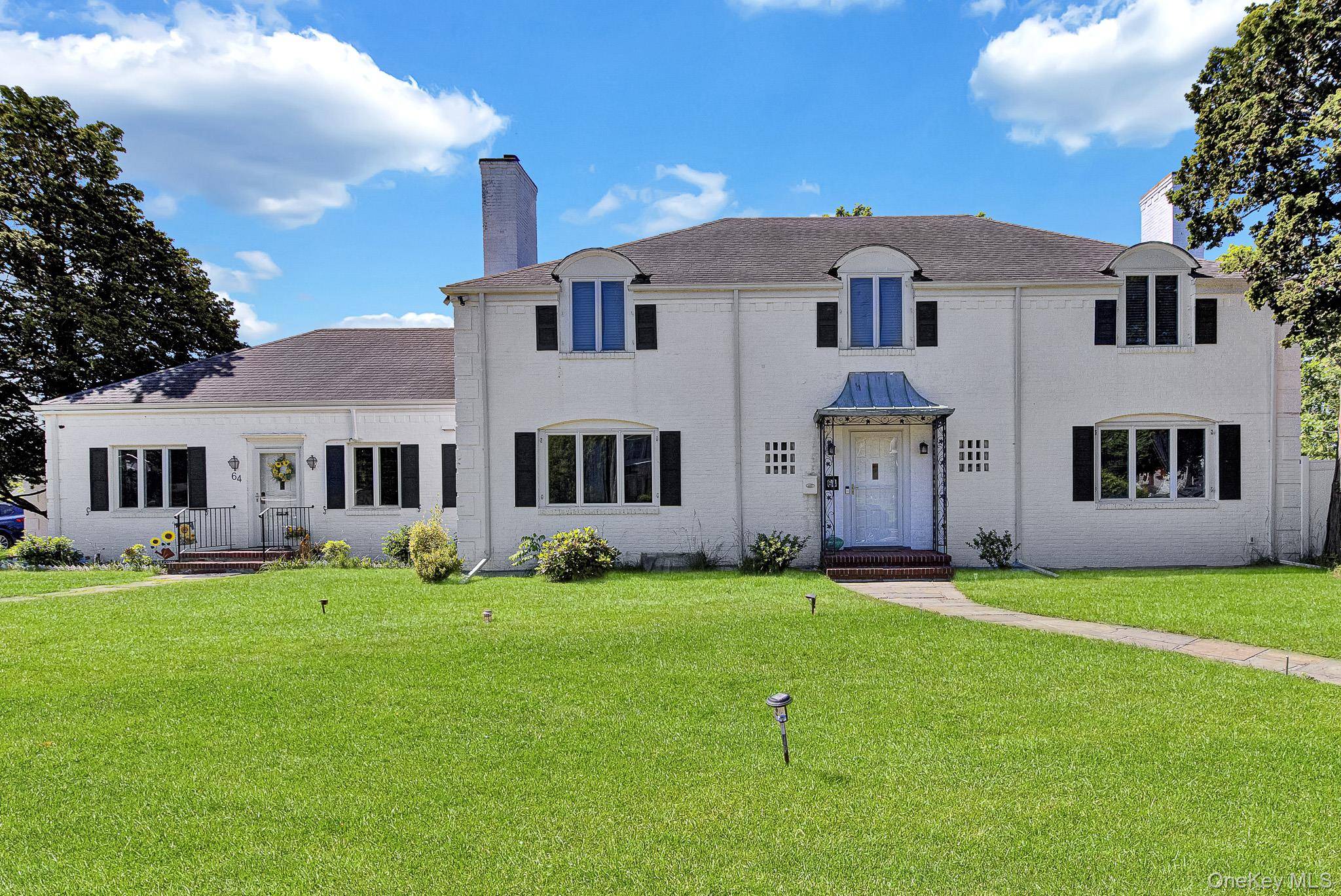 64 E Roe BLVD, Patchogue, NY 11788