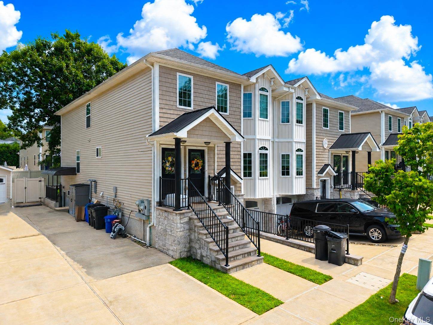 23 Wiltshire Ln, Staten Island, NY 10309