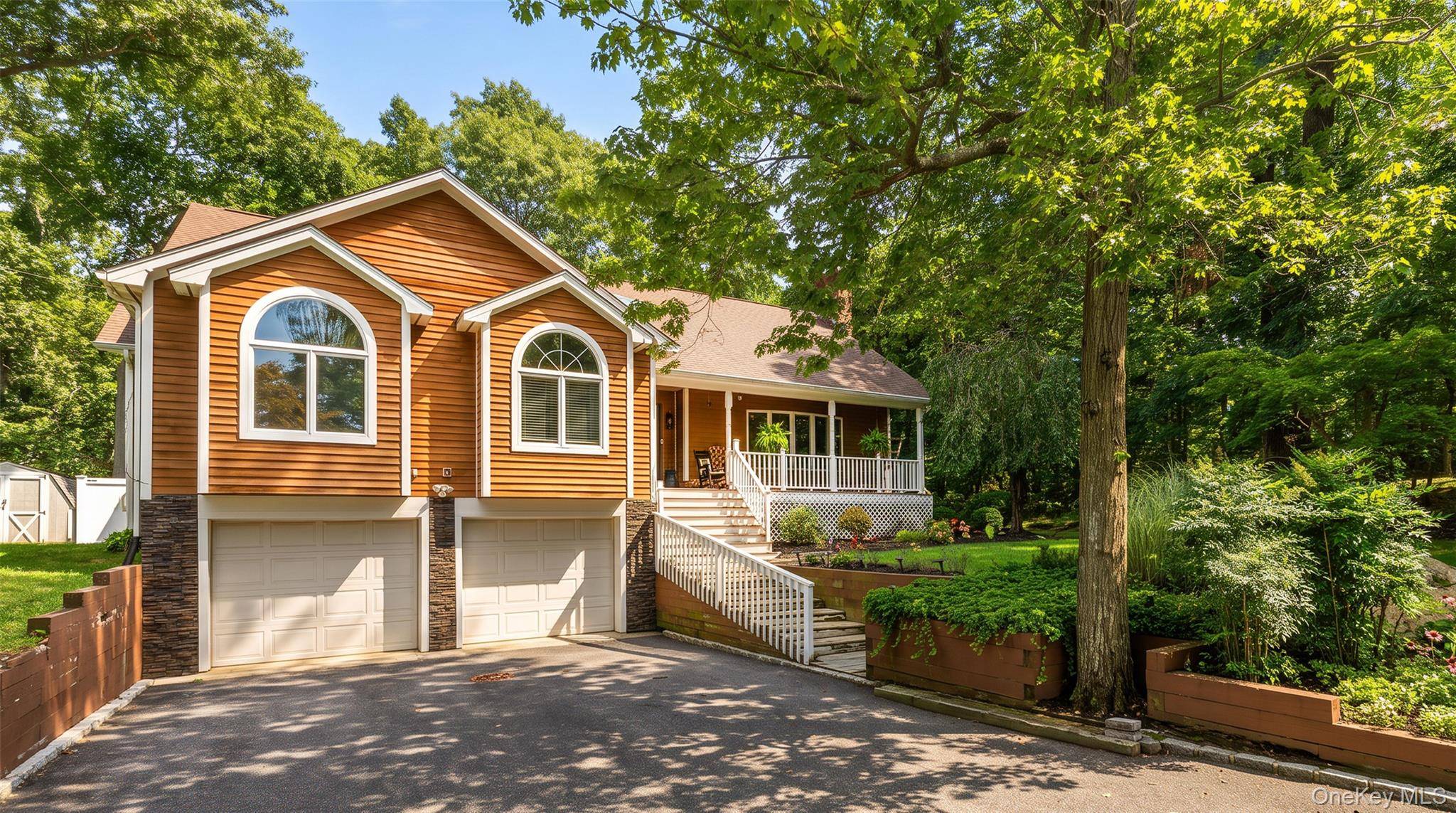 70 Beach RD, Wading River, NY 11792