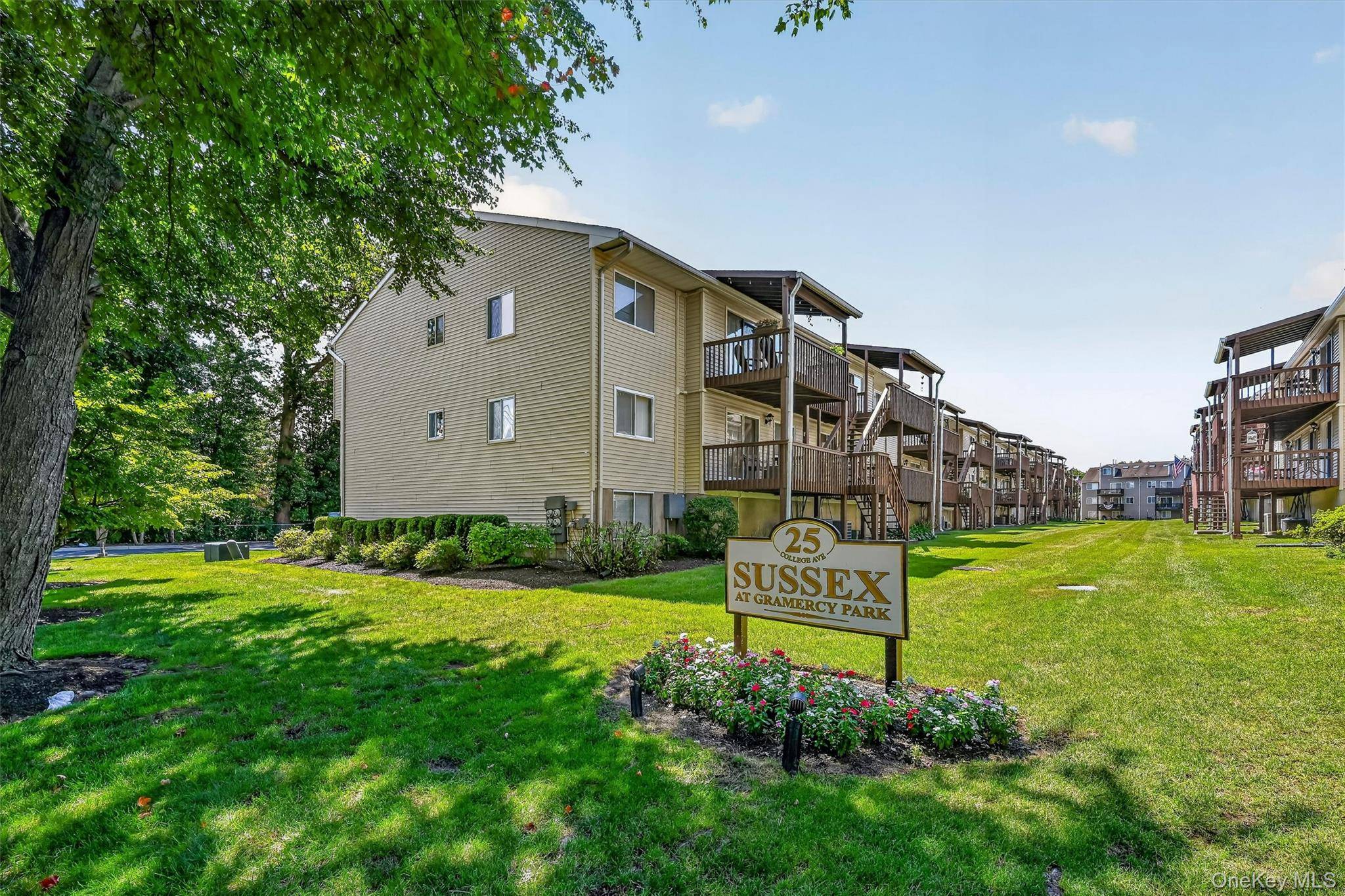 25 College AVE #102, Nanuet, NY 10954