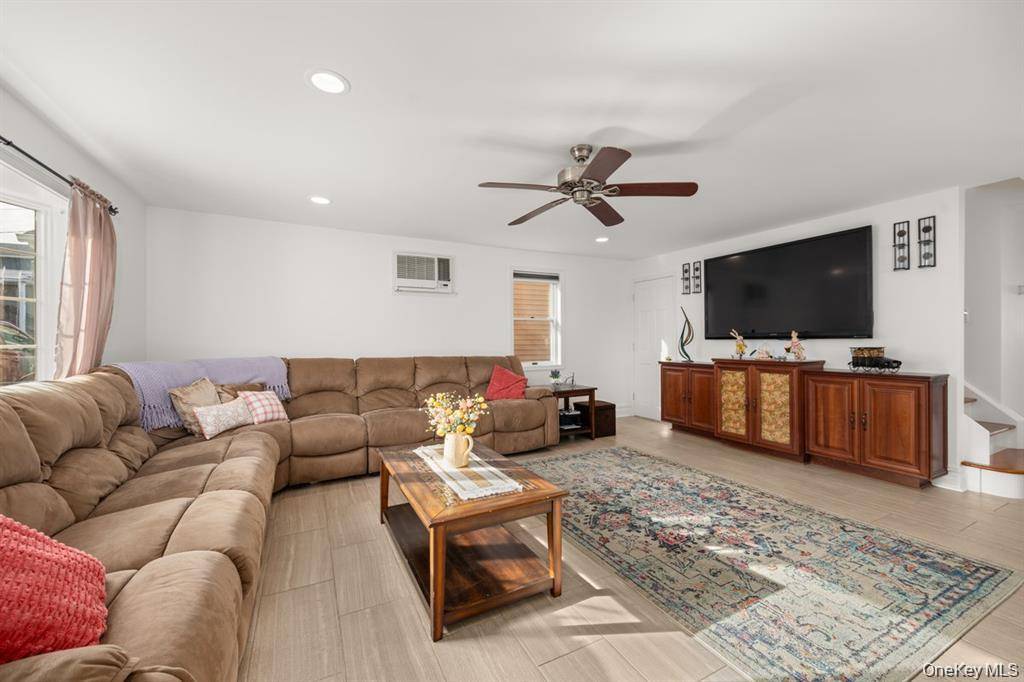 19 W 13th RD, Broad Channel, NY 11693