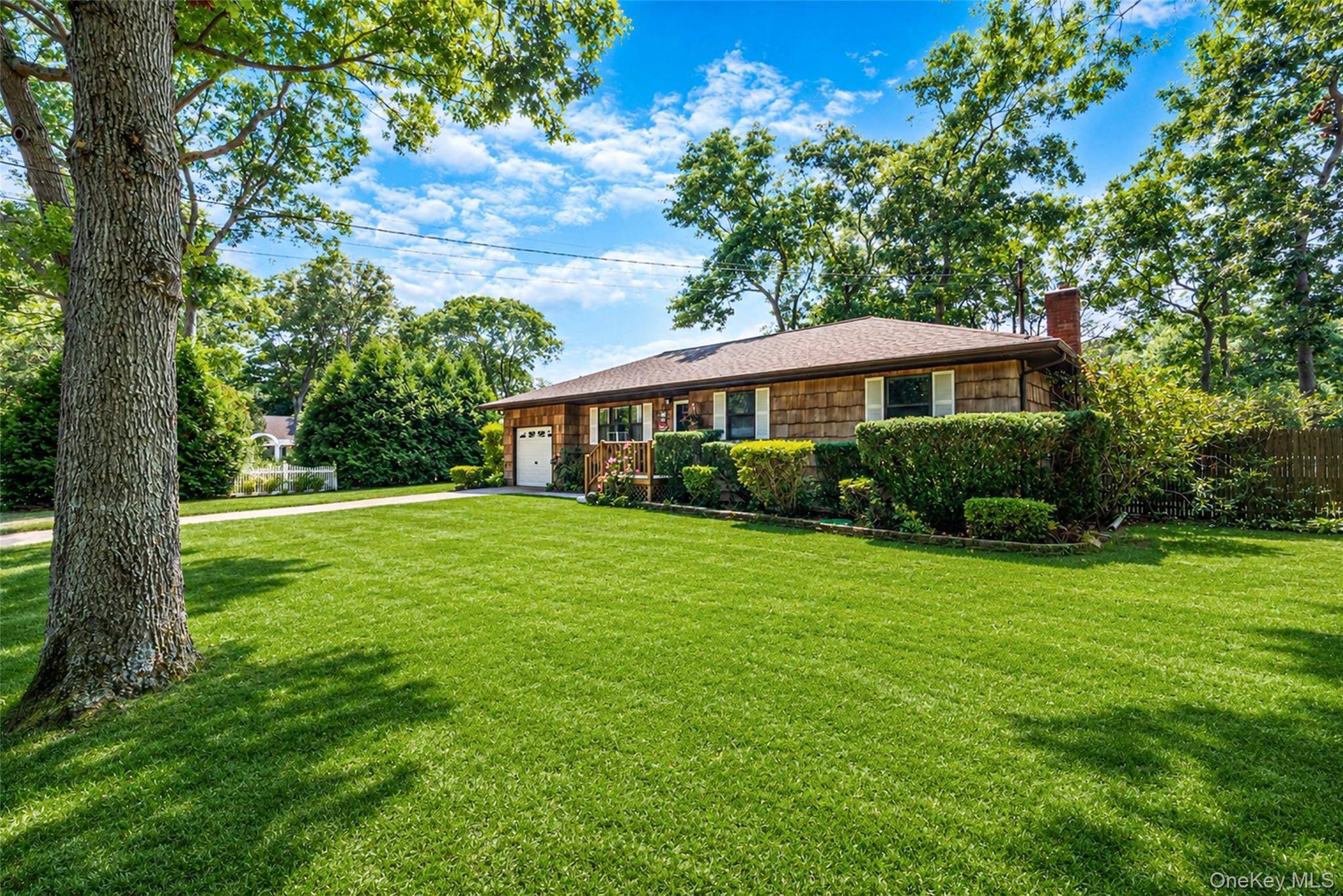 32 Rutland RD, Mastic, NY 11950
