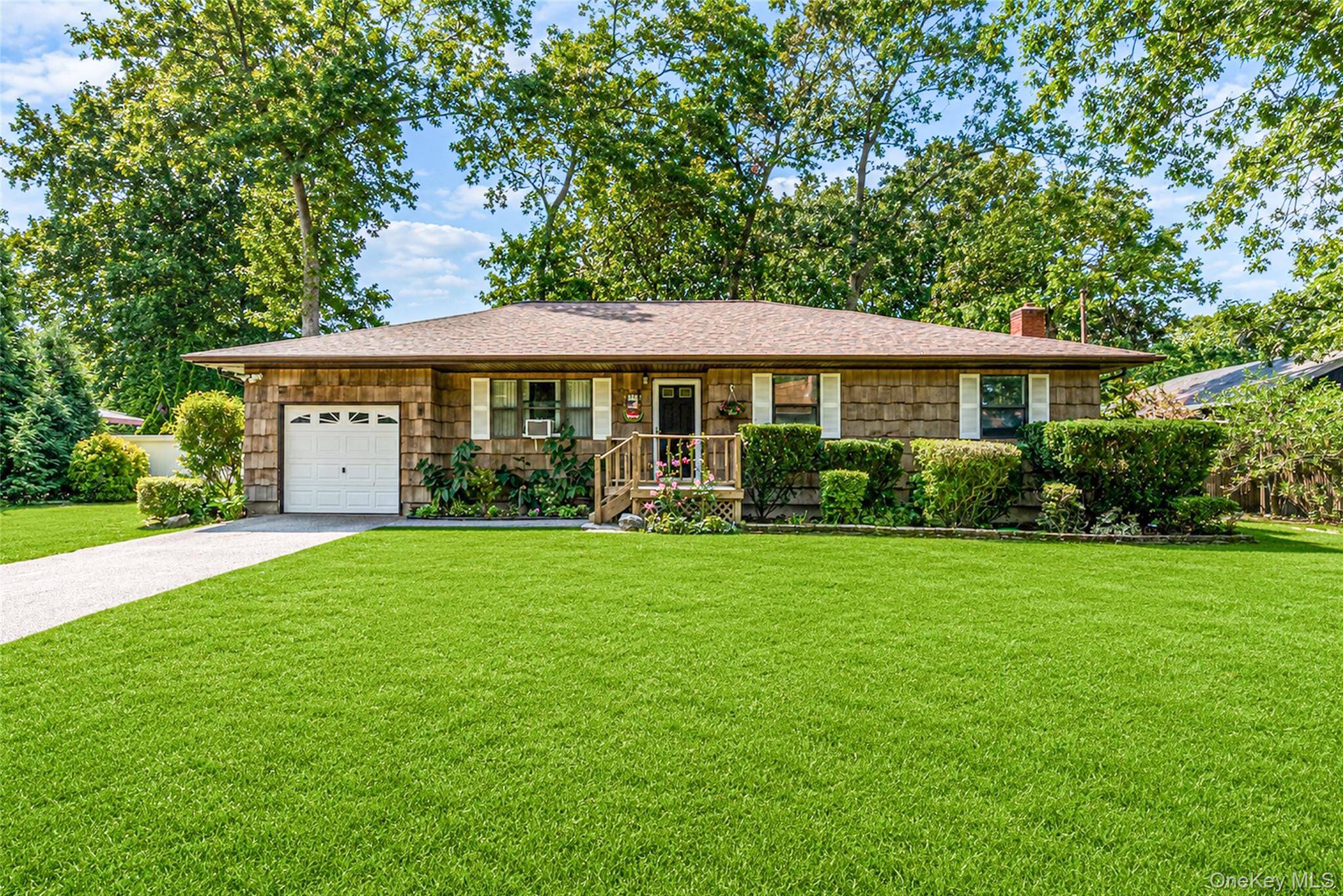 32 Rutland RD, Mastic, NY 11950