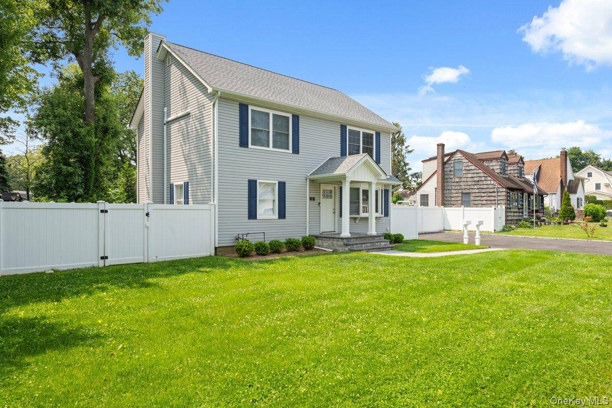 25 Lorraine #1, Northport, NY 11768