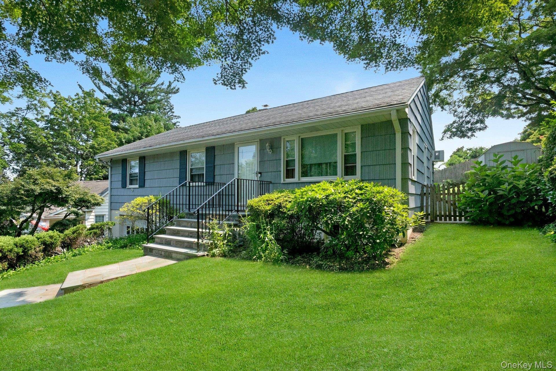 874 Linda AVE, Thornwood, NY 10594