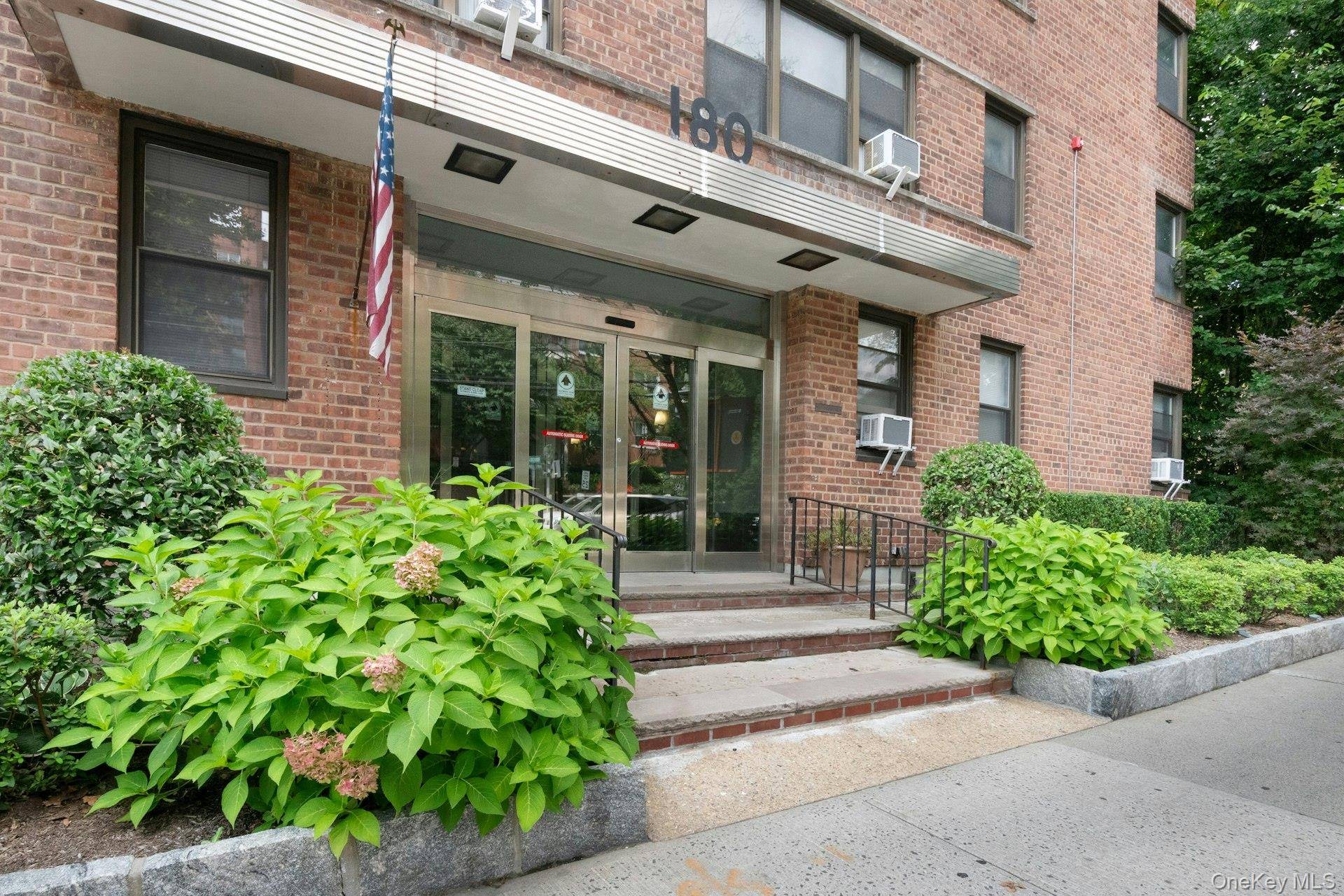 180 E Hartsdale AVE #1E, Hartsdale, NY 10530