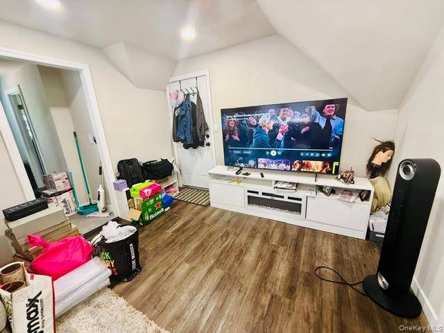 206 N Terrace AVE #3Fl, Mount Vernon, NY 10550