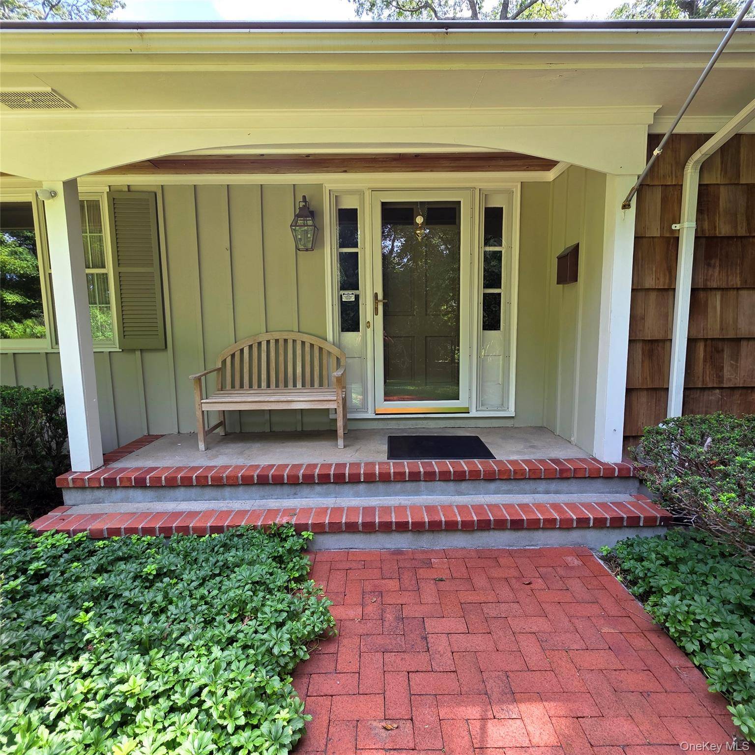 9 Cliff RD, Port Jefferson Village, NY 11777