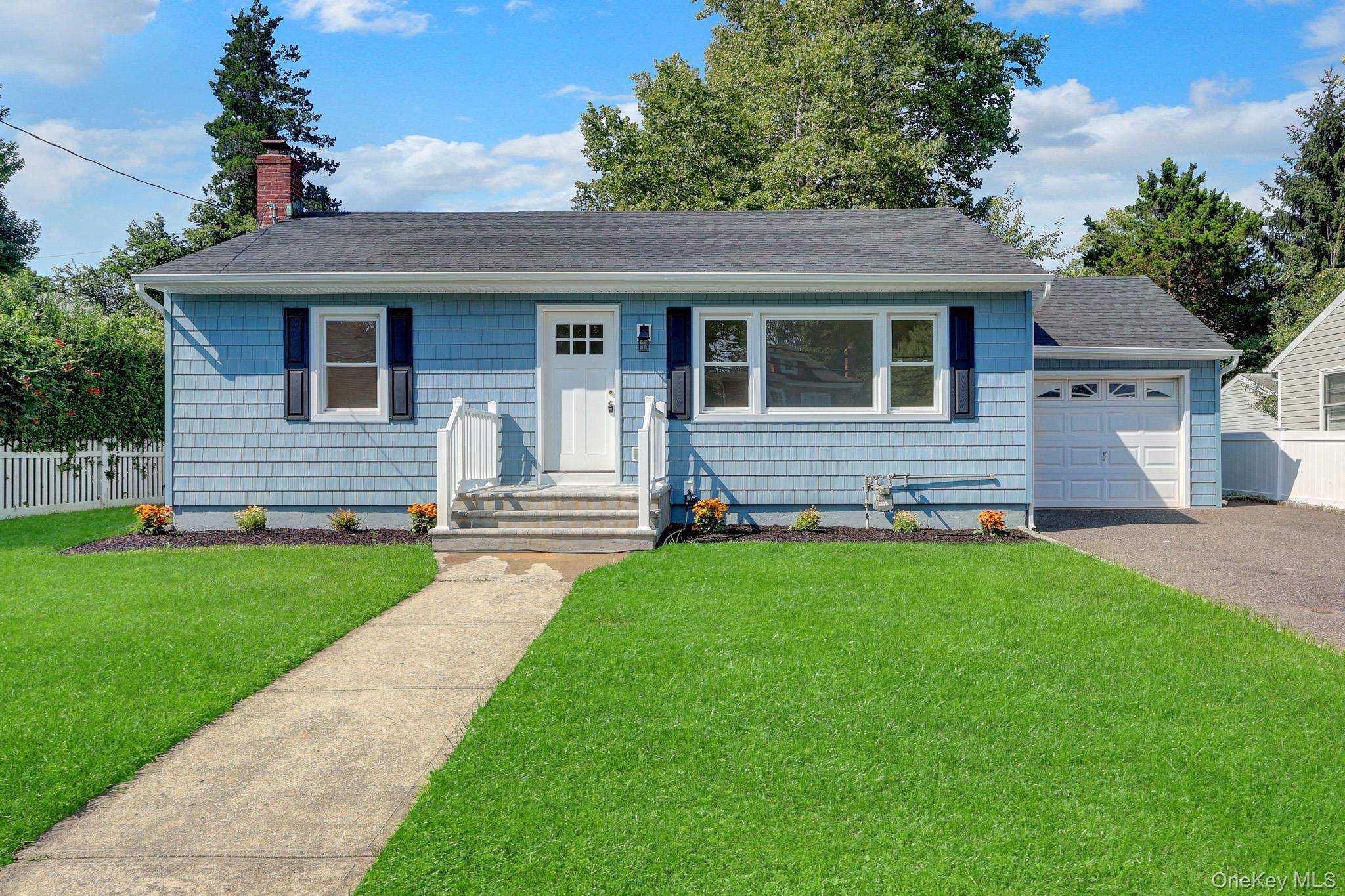 71 Valentine AVE, Glen Cove, NY 11542