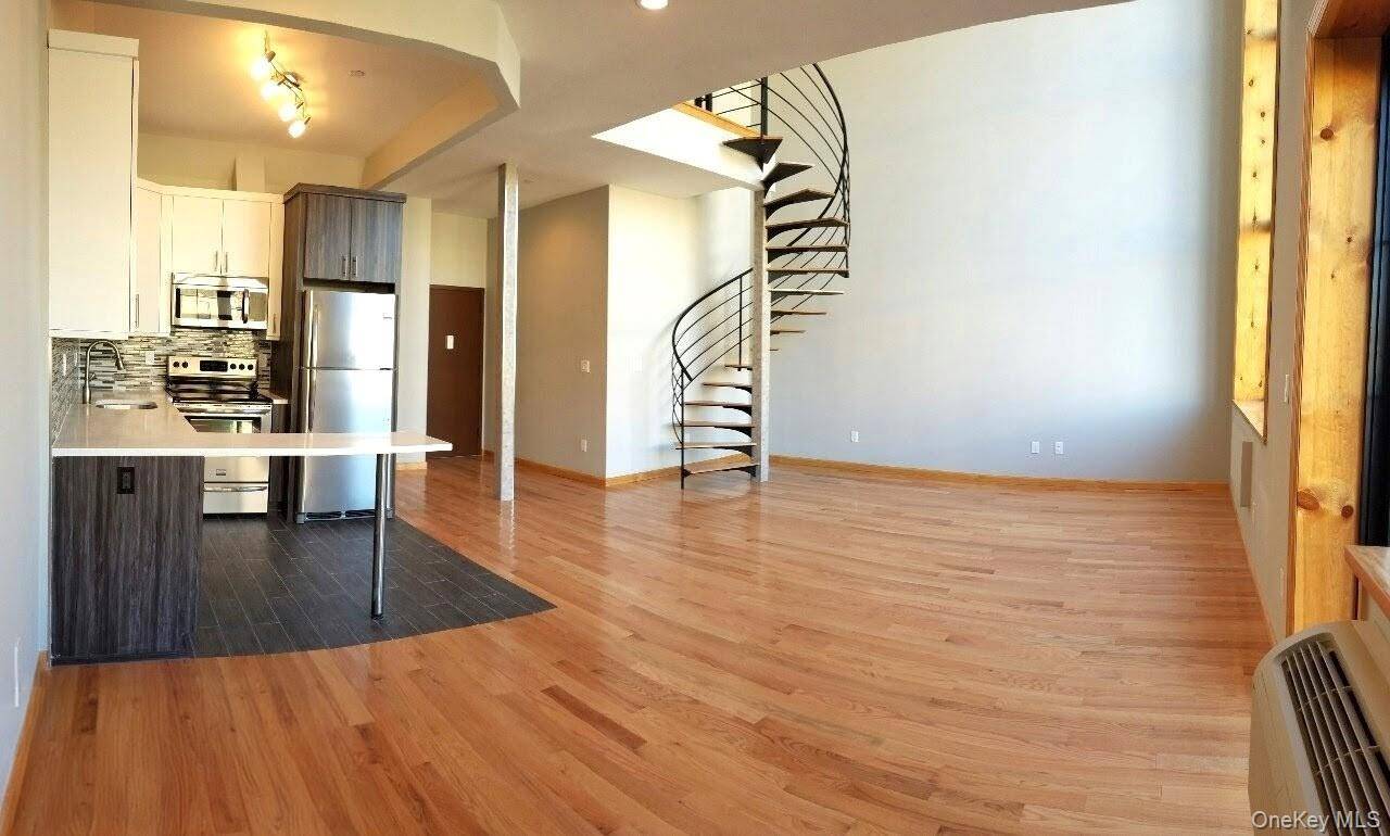 14-18 31st ST, Astoria, NY 11106