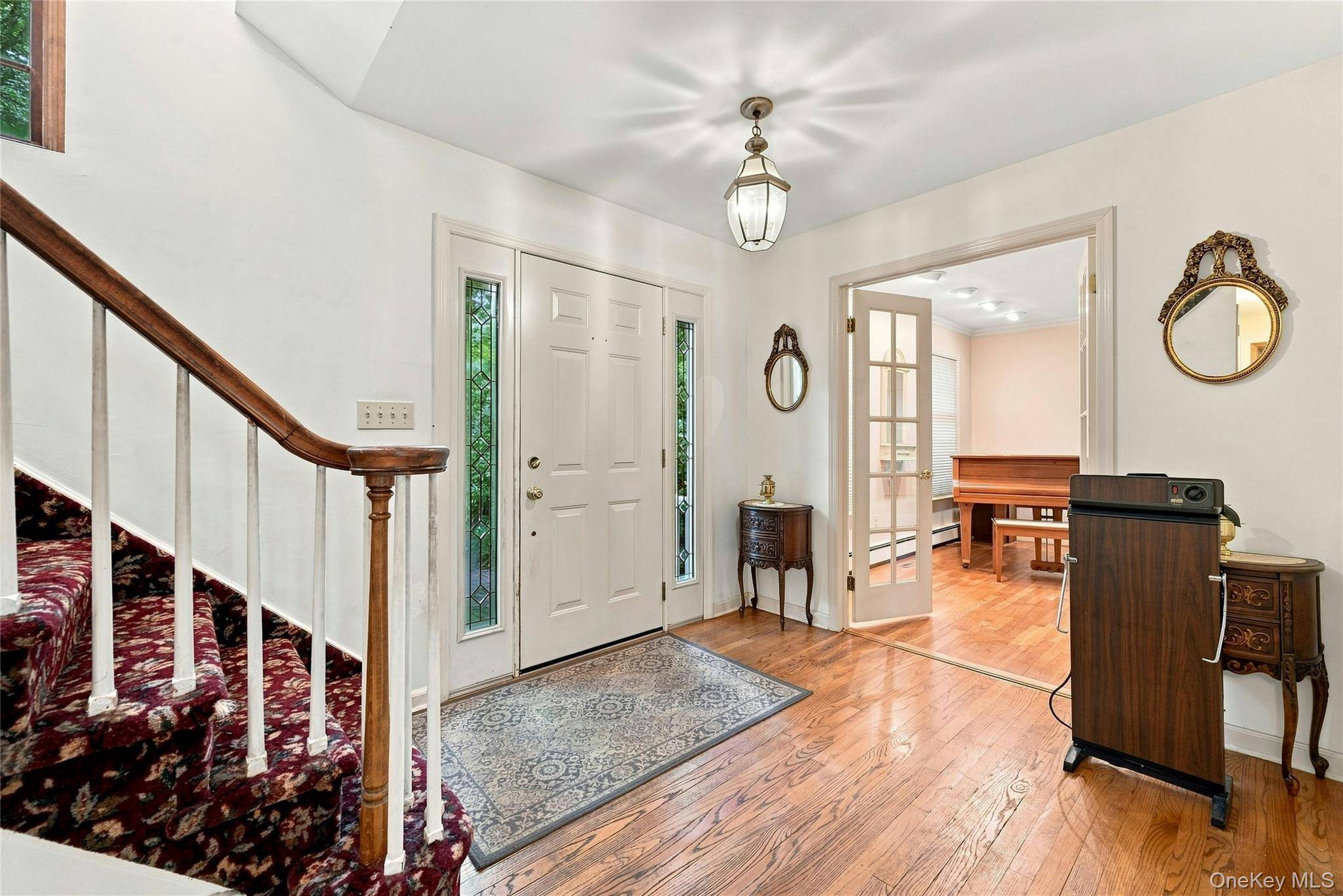 31 Sands LN, Port Jefferson, NY 11777