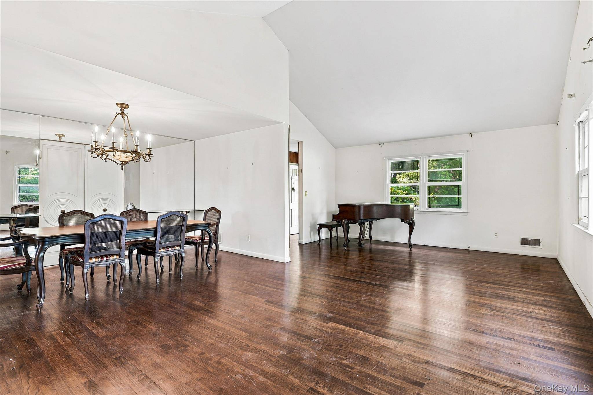 7 Overhill RD, New Rochelle, NY 10804