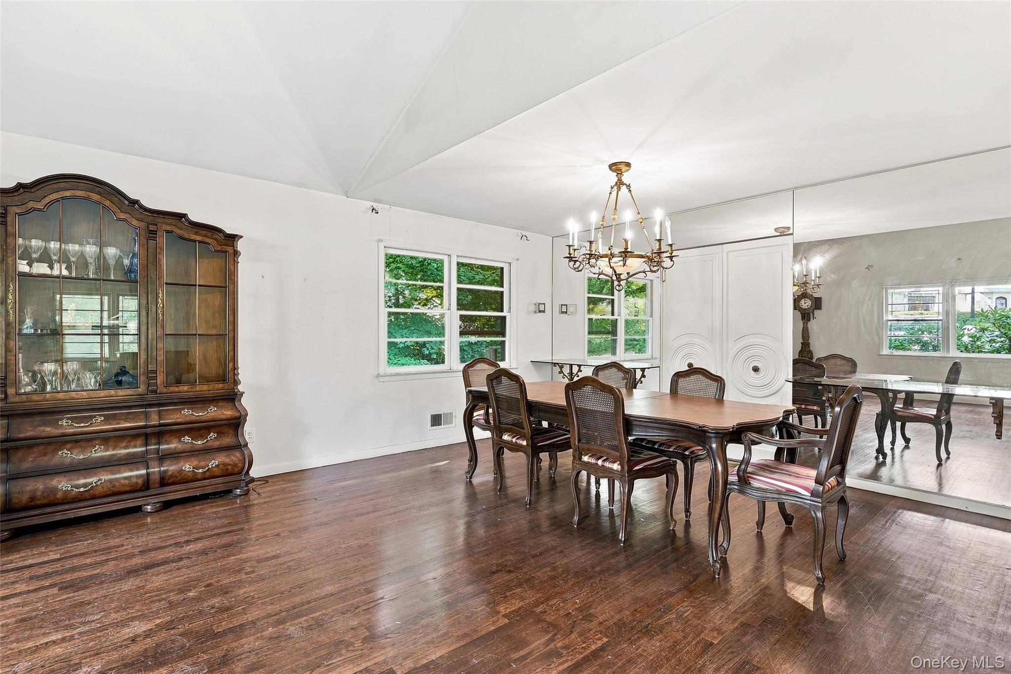 7 Overhill RD, New Rochelle, NY 10804