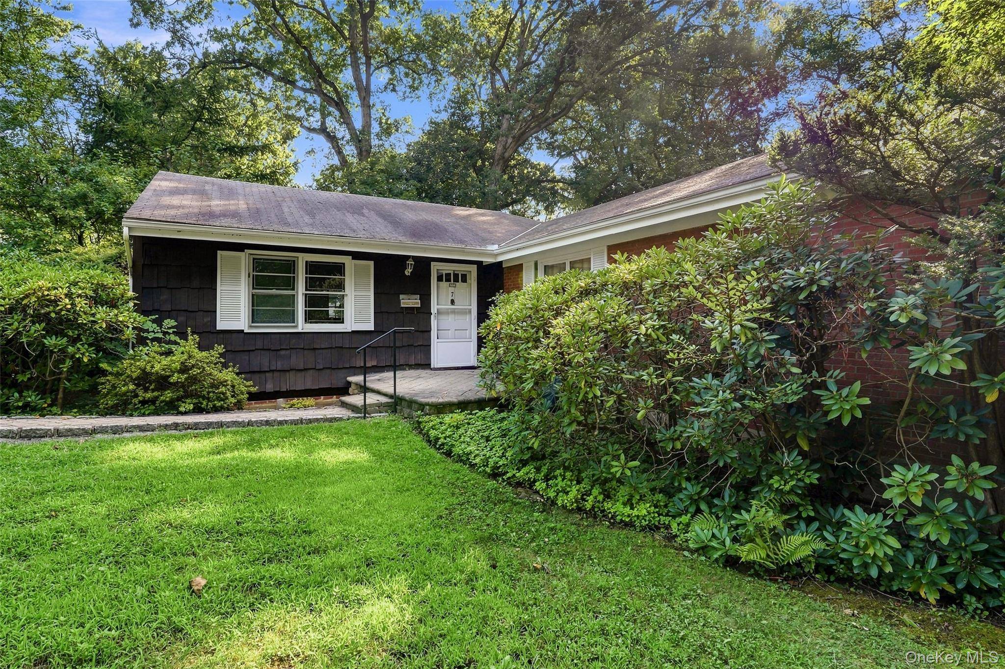 7 Overhill RD, New Rochelle, NY 10804