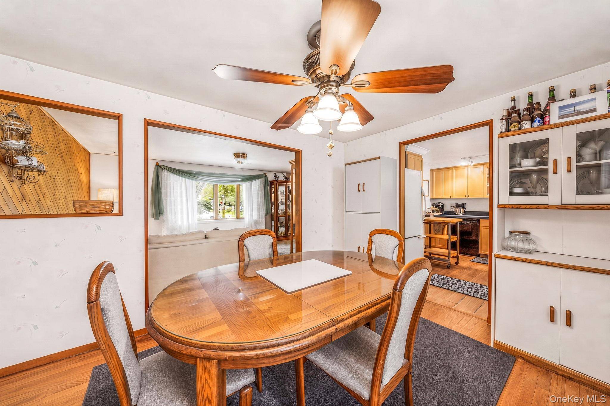 9 Foxcroft LN, Patchogue, NY 11772