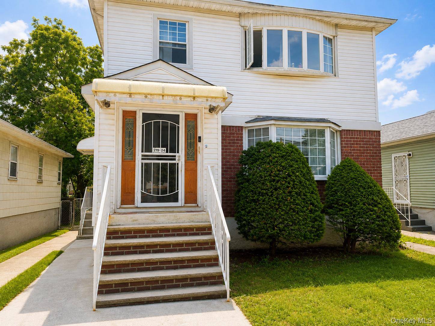 21924 141st AVE, Laurelton, NY 11413