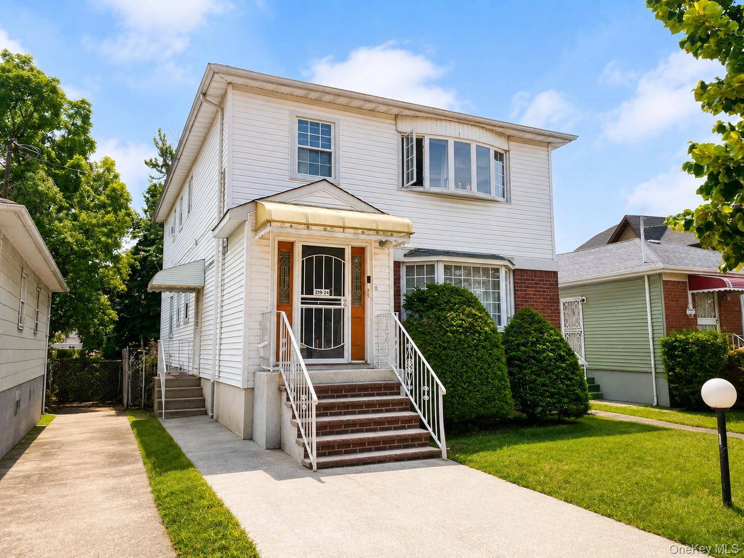 21924 141st AVE, Laurelton, NY 11413