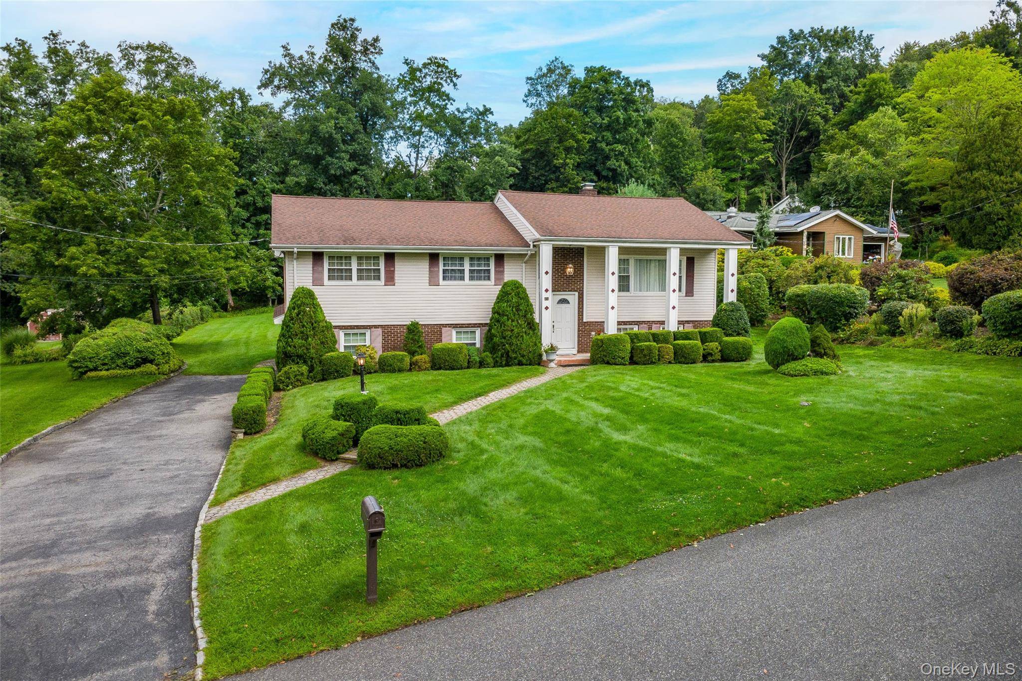 8 Pinewood Sherman, CT SHRS, Call Listing Agent, CT 06784